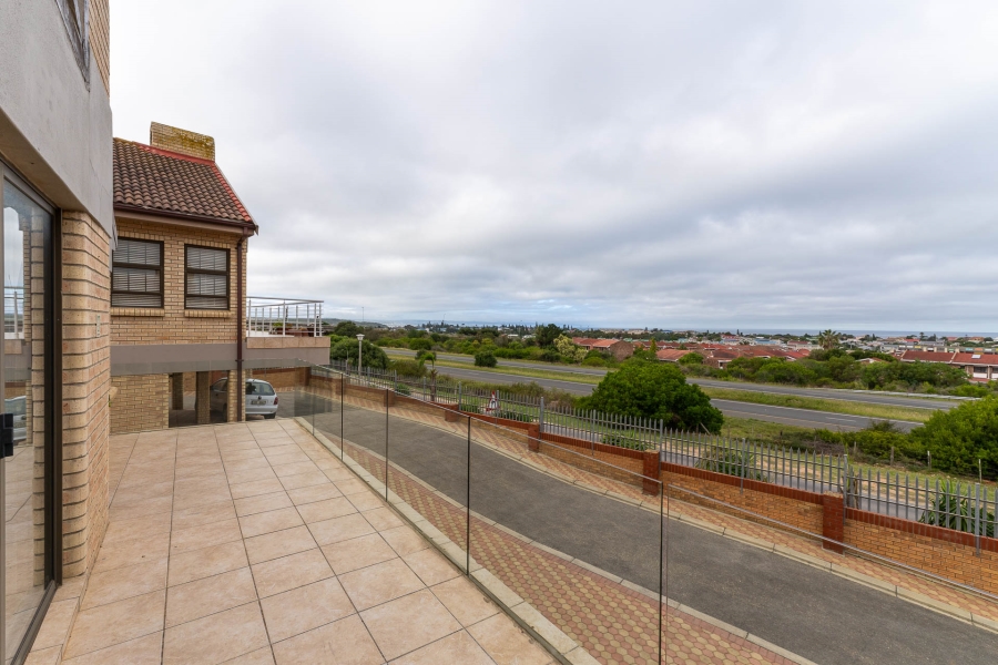 3 Bedroom Property for Sale in Menkenkop Western Cape